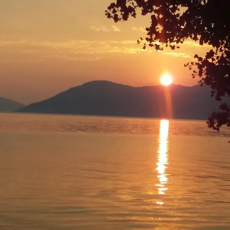 To Kyma-afoi Roussou Aparthotel 3*