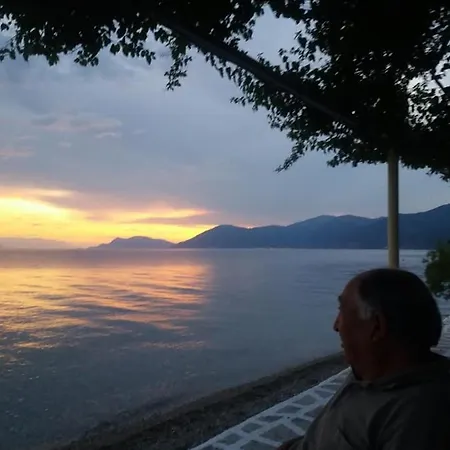 Aparthotel To Kyma-afoi Roussou 3*